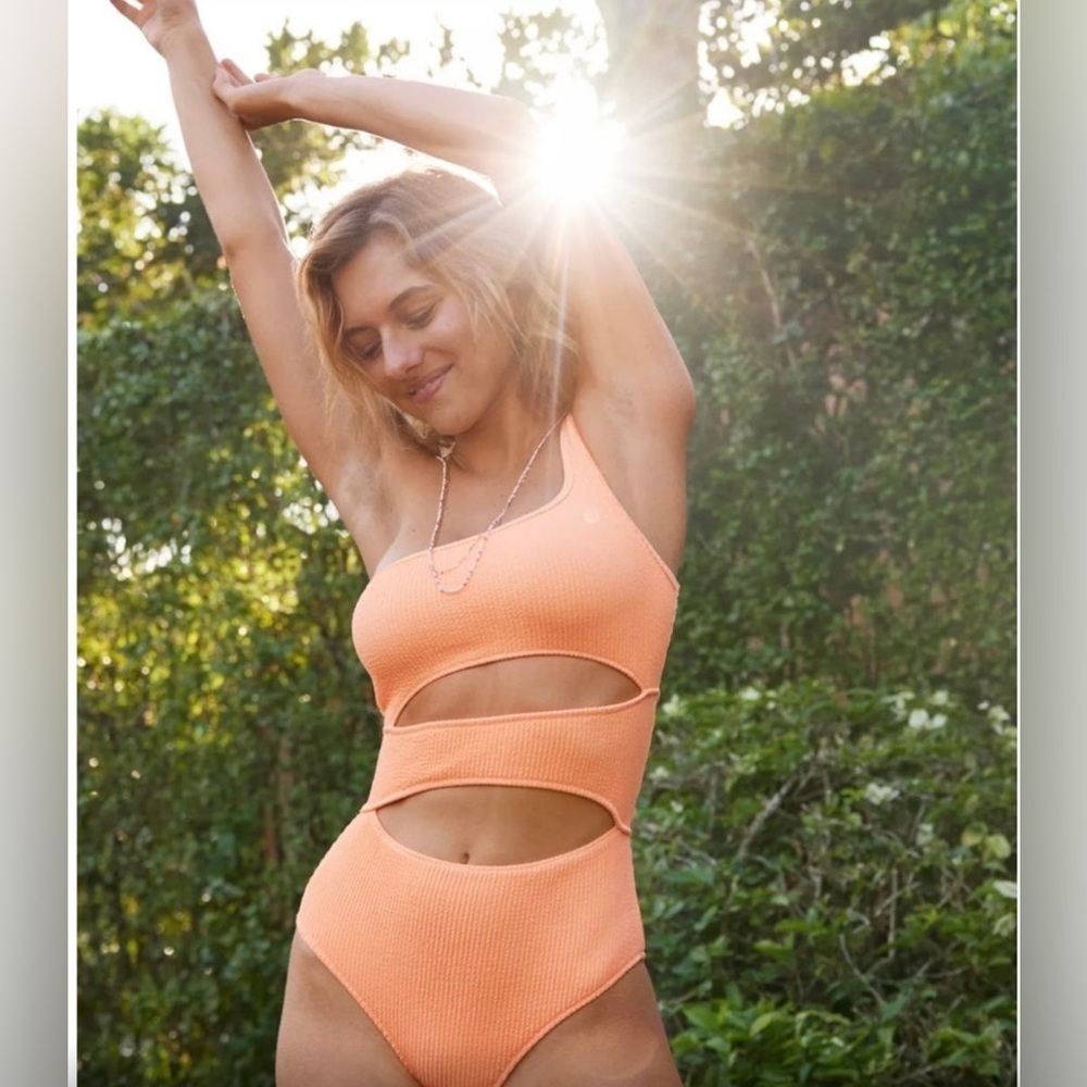 NWT Aerie Crinkle Cut Out One Shoulder One Piece Swimsuit Coral Size XXL